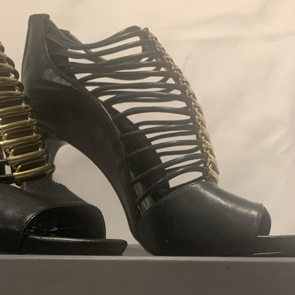 Vince Camuto Ladies Black & Gold Shoes - Picture 4 of 9